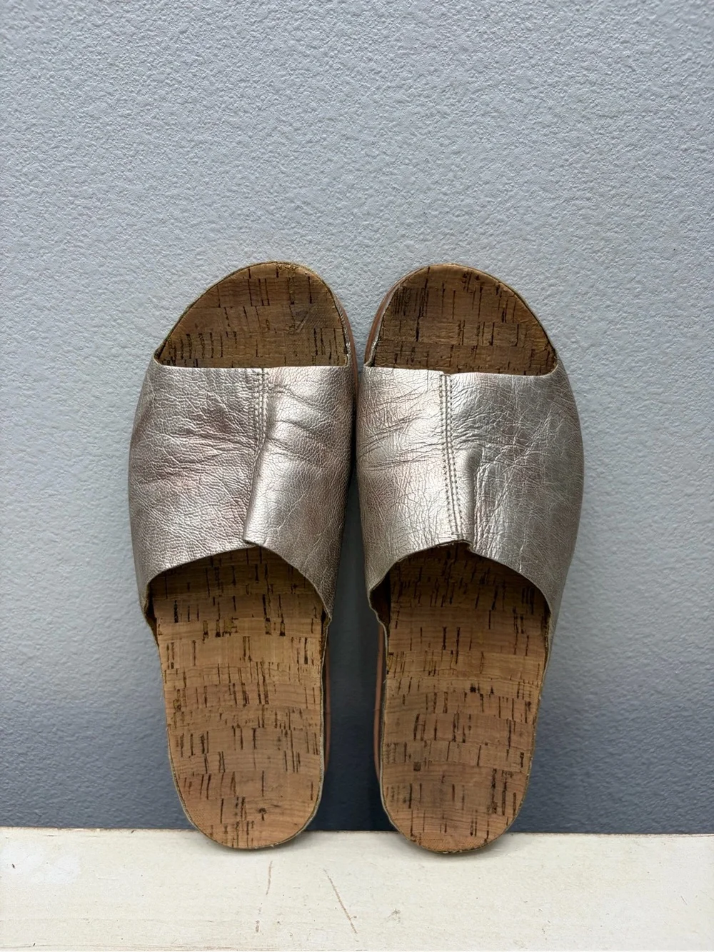 Kork-Ease Gold Mettalic Tutsi Slide Sandals Size 8